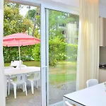 Lovely Flat With Private Garden Next To The * بيبيوني