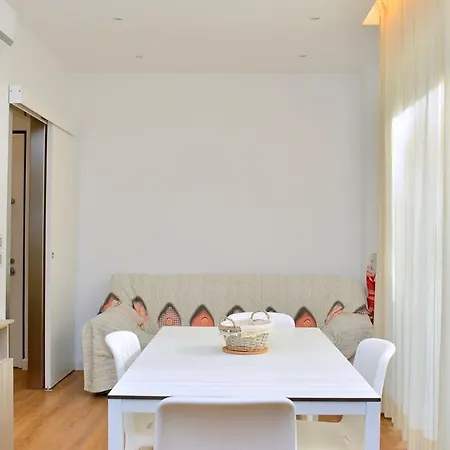 Lovely Flat Next To The Beach And The City Centre Διαμέρισμα *