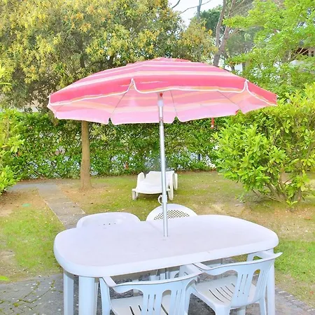 Lovely Flat With Private Garden Next To The Daire Bibione