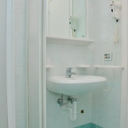 Lovely Flat With Private Garden Next To The Bibione