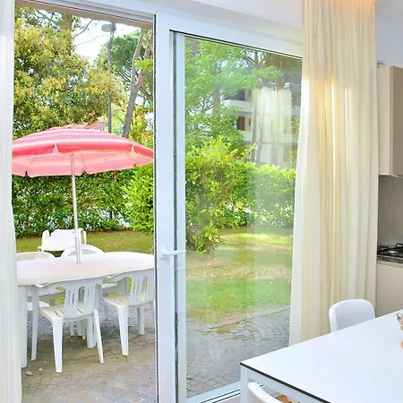 Lovely Flat With Private Garden Next To The * Bibione