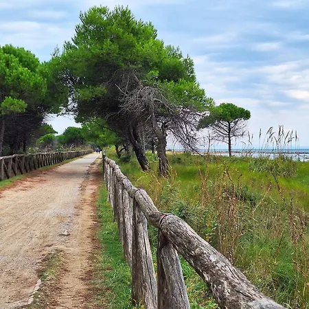 Lovely Flat With Private Garden Next To The Daire Bibione